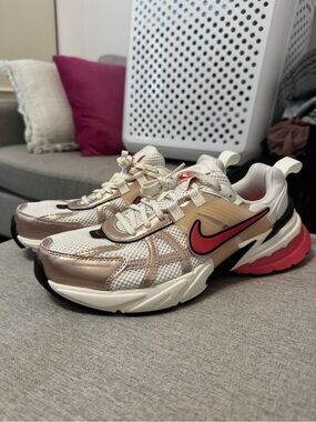 Nike V2K Run Women's Sneakers